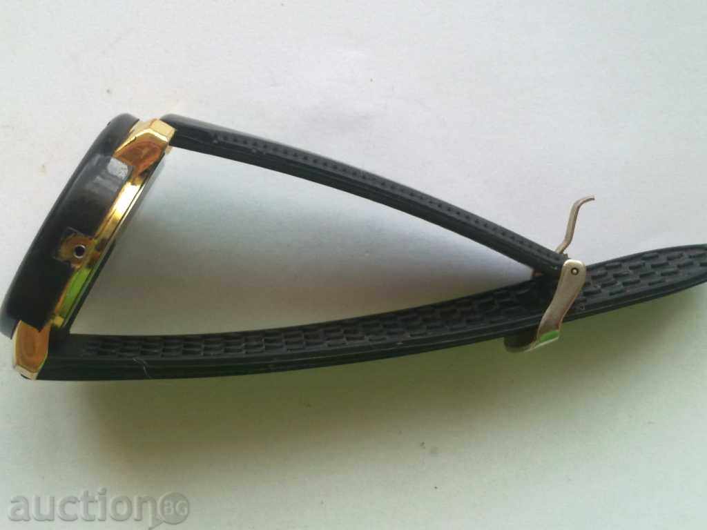 Часовник с цена 4.00 лв. | € 2.05 Часовник с цена 4.00 лв. | € 2.05