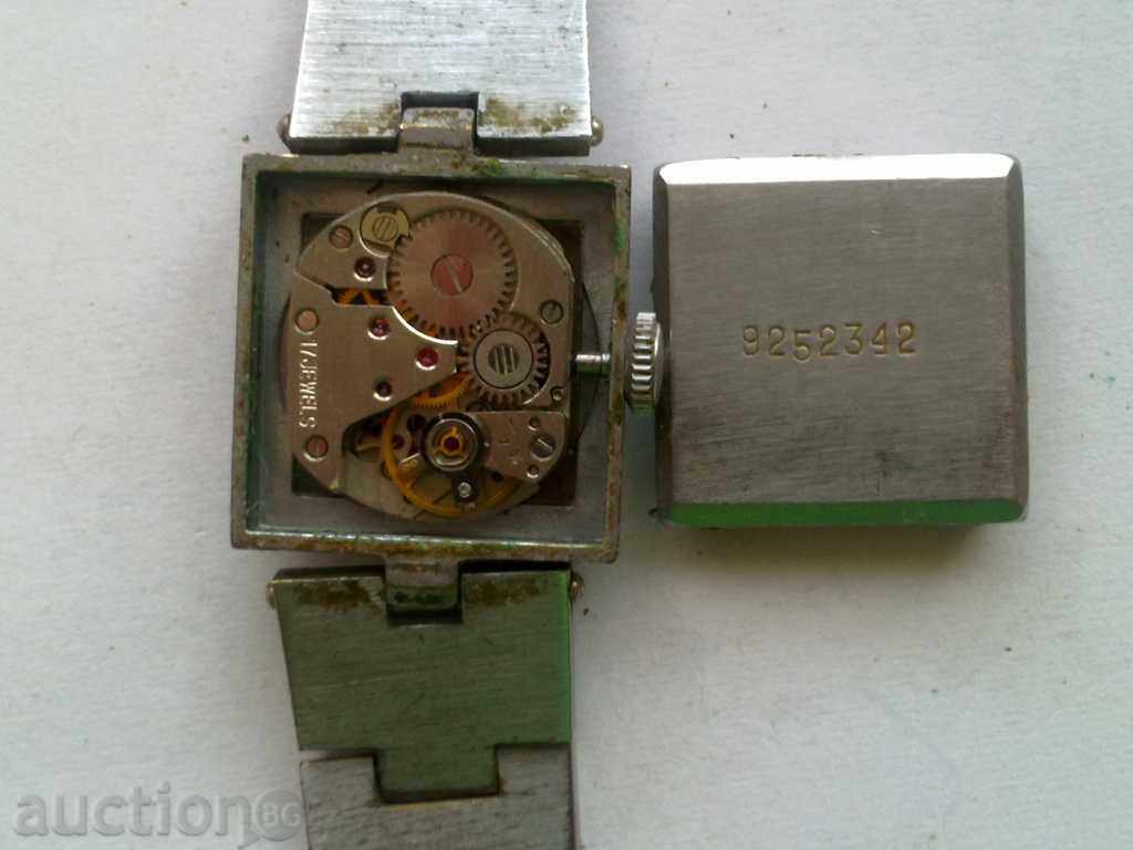 Δημοπρασία ρολόι Zarya Δημοπρασία ρολόι Zarya