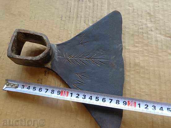 Auction  Mop, agricultural tool, wrought iron, chapel, turntable