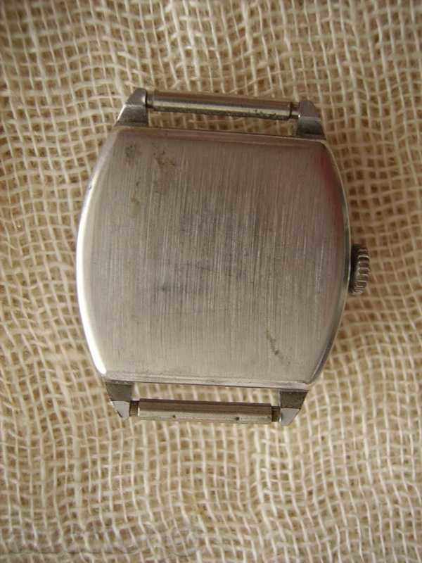 Vanzare doamnelor ceas Luch cu preț 10.00 BGN | € 5.11