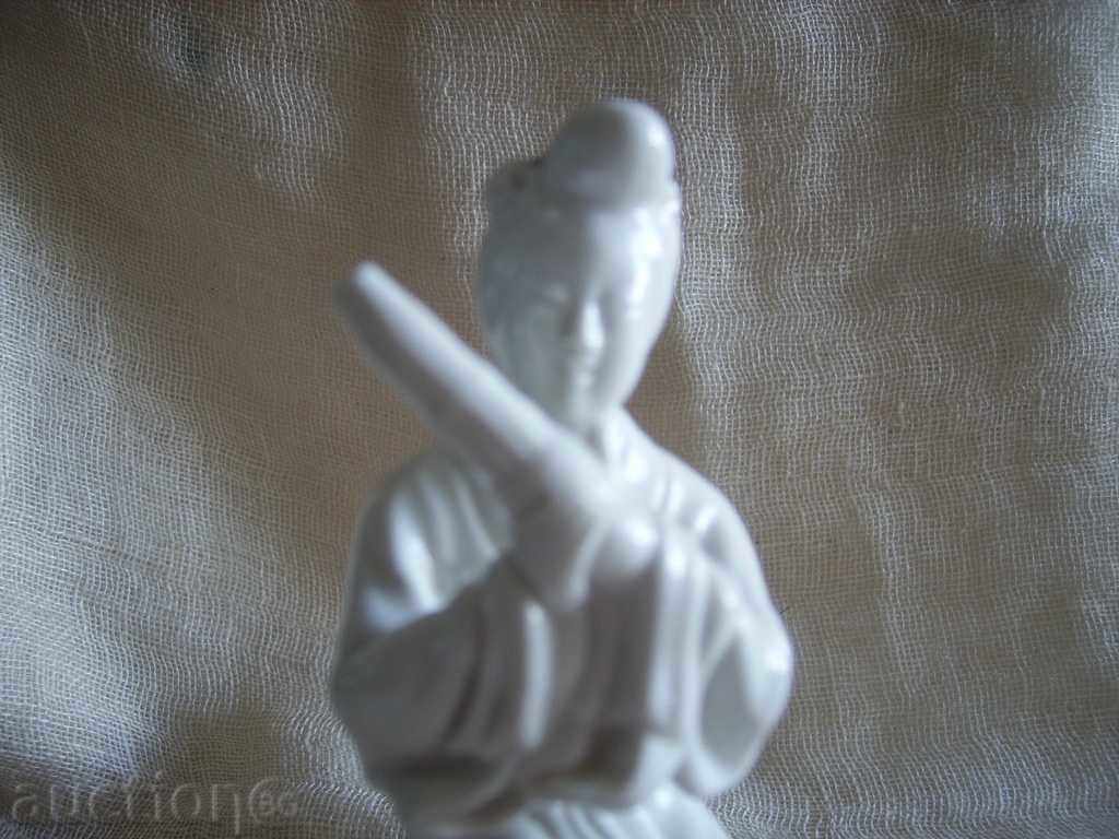 I sell a fine porcelain figure with price 20.00 BGN | € 10.23 I sell a fine porcelain figure with price 20.00 BGN | € 10.23