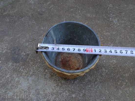 Delivery of Small vase braid with rattan, a camouflage Delivery of Small vase braid with rattan, a camouflage