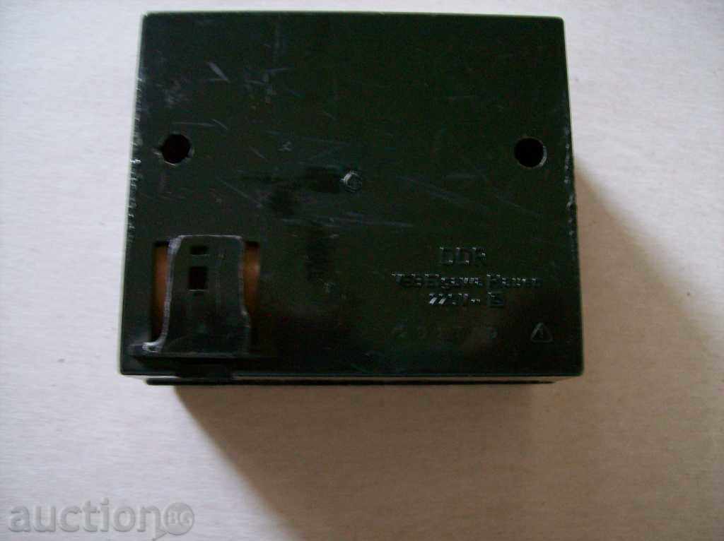 Auction  Old flash for camera ELGAWA - DDR