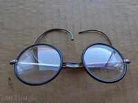 Old glasses, zays, magnifying glasses, lenses