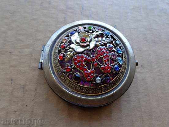 An old powder, a stone mirror, a jewel with price 48.00 BGN | € 24.54 An old powder, a stone mirror, a jewel with price 48.00 BGN | € 24.54