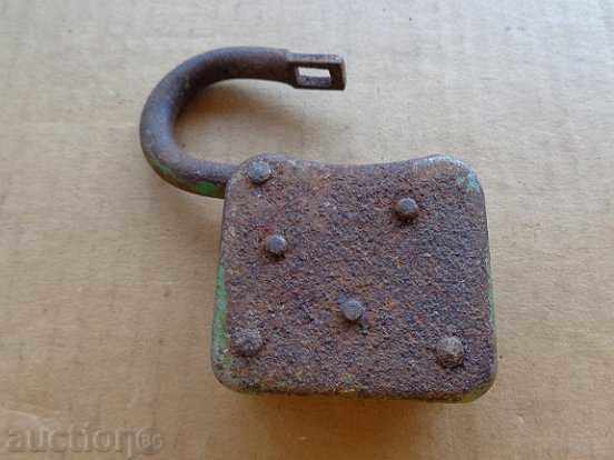 Padlock, key, lock, lock, latch with price 14.00 BGN | € 7.16 Padlock, key, lock, lock, latch with price 14.00 BGN | € 7.16