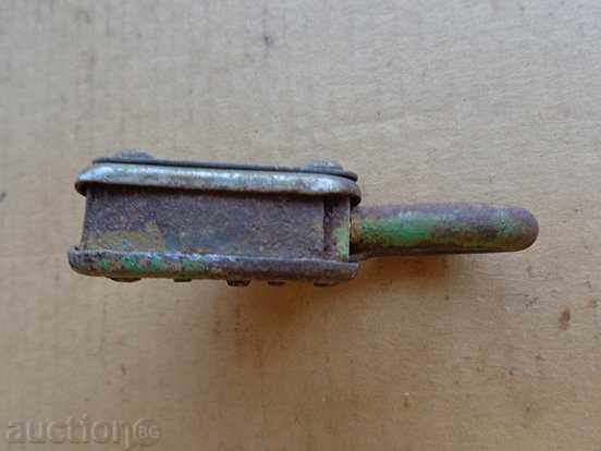 Delivery of Padlock, key, lock, lock, latch Delivery of Padlock, key, lock, lock, latch