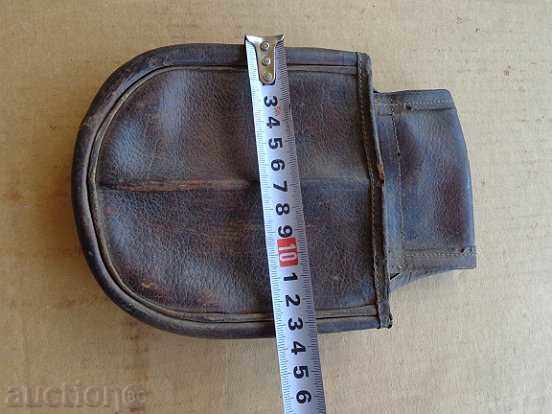 Auction Old leather palladium, cavalry bag Auction Old leather palladium, cavalry bag