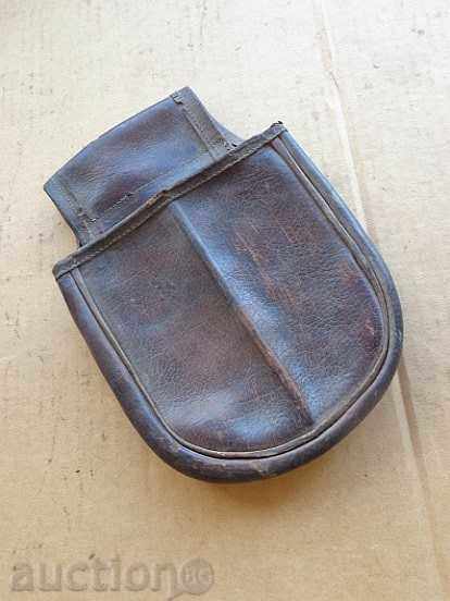 Стара кожена паласка, кавалерийска чантичка