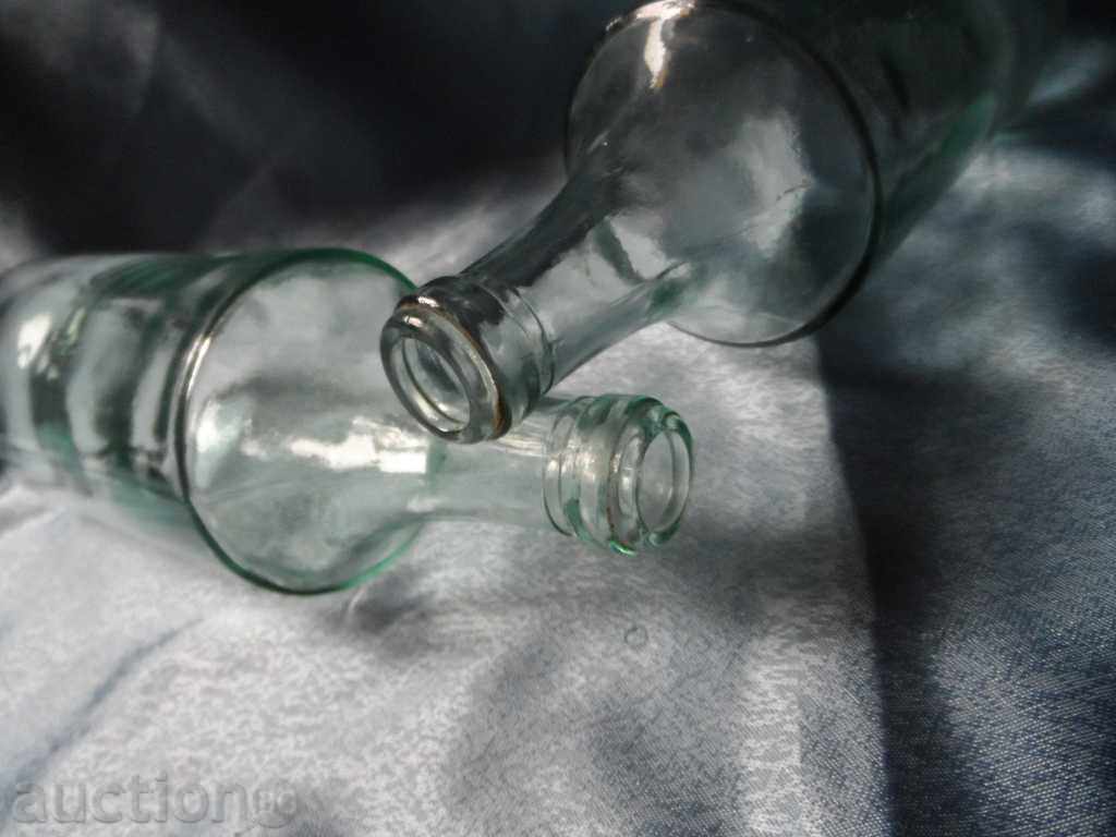 Δημοπρασία παλιά γυάλινα μπουκάλια - 2 τεμ. Δημοπρασία παλιά γυάλινα μπουκάλια - 2 τεμ.
