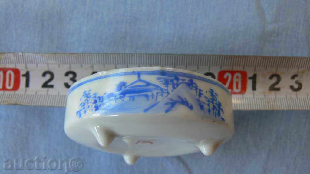 Auction HANDLING DRESS Auction HANDLING DRESS