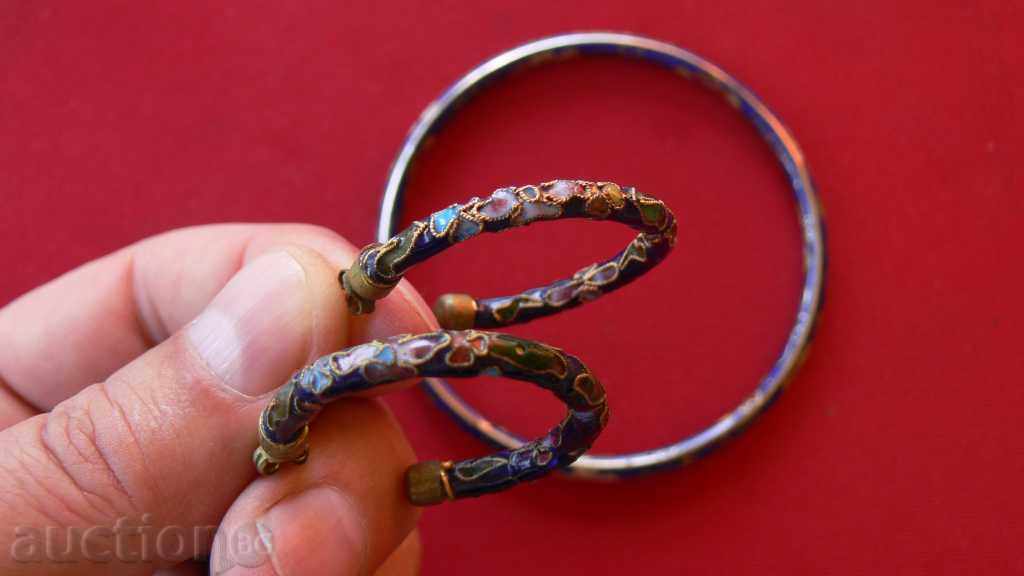 СТАРИННИ ОБИЦИ И ГРИВНА ЕМАЙЛ с цена 120.00 лв. | € 61.36 СТАРИННИ ОБИЦИ И ГРИВНА ЕМАЙЛ с цена 120.00 лв. | € 61.36