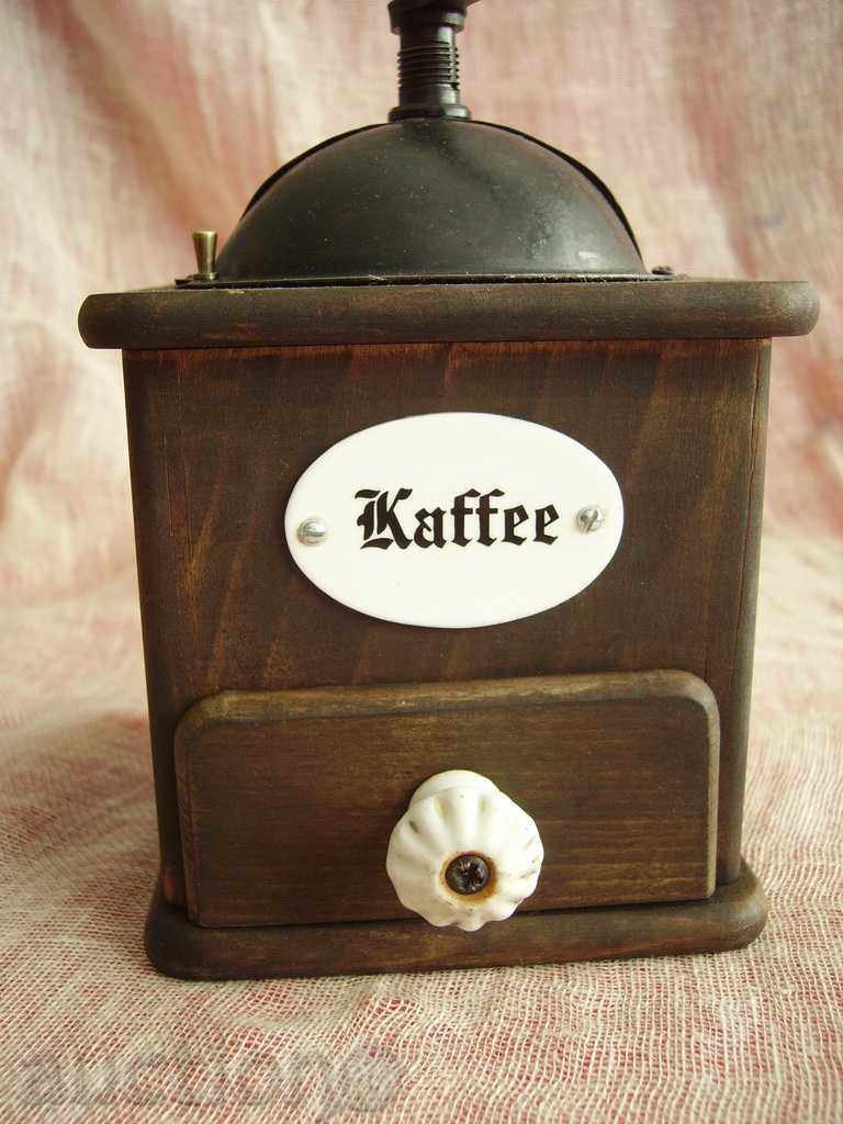 Sell a coffee grinder with price 70.00 BGN | € 35.79 Sell a coffee grinder with price 70.00 BGN | € 35.79
