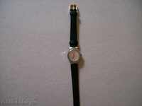 Ladies quartz watch