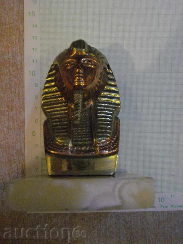 Delivery of Pharaoh's head of bronze Delivery of Pharaoh's head of bronze