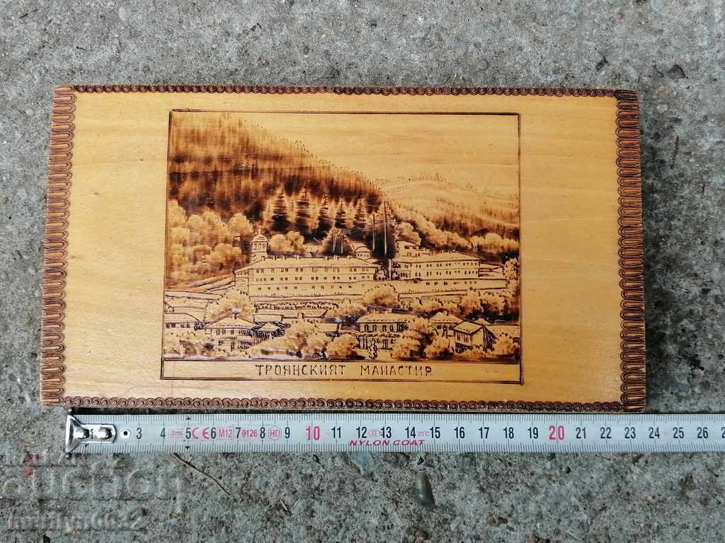 Pyrographed box for barber accessories BNA, NRB with price 58.00 BGN | € 29.65 Pyrographed box for barber accessories BNA, NRB with price 58.00 BGN | € 29.65