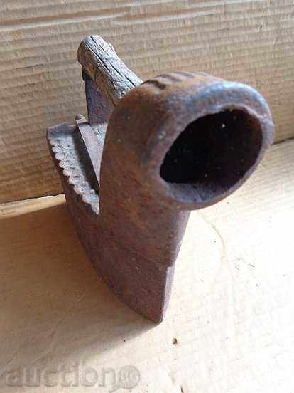 Old English grilled iron with chimney - 6 Old English grilled iron with chimney - 6