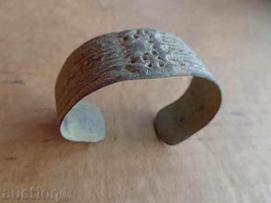 Renaissance bronze bracelet, jewel, jewel with price 67.00 BGN | € 34.26 Renaissance bronze bracelet, jewel, jewel with price 67.00 BGN | € 34.26