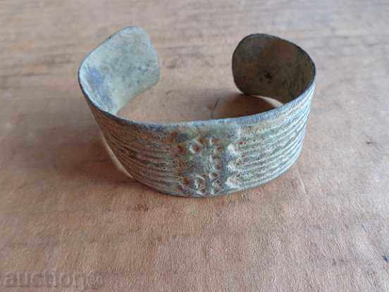 Delivery of Renaissance bronze bracelet, jewel, jewel Delivery of Renaissance bronze bracelet, jewel, jewel