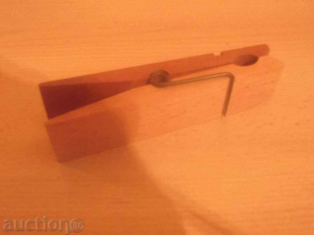 Auction No. 1843 old wooden pinch - Berlin - Soc. Period Auction No. 1843 old wooden pinch - Berlin - Soc. Period