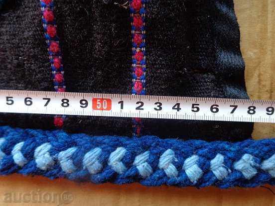 Δημοπρασία Παλιά υφαντά λίκνο, δέσμες, κεντήματα, χαλιά