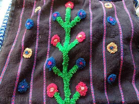 Παλιά υφαντά λίκνο, δέσμες, κεντήματα, χαλιά - 7