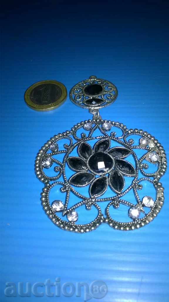 Старо дамско колие с цена 7.50 лв. | € 3.83 Старо дамско колие с цена 7.50 лв. | € 3.83