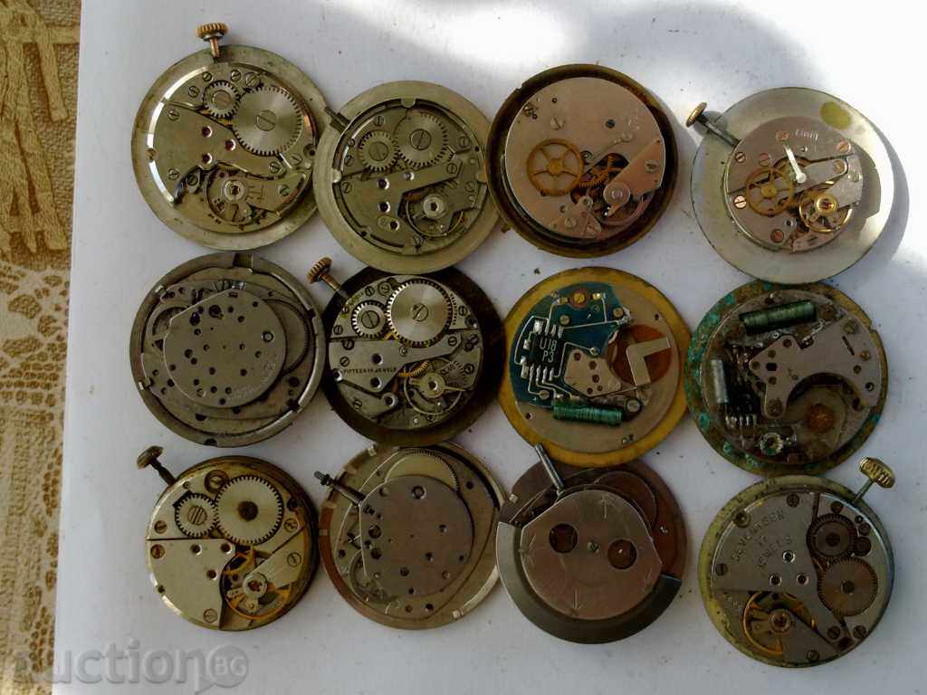 12 pieces of clocks with price 25.00 BGN | € 12.78