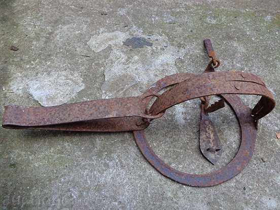 An antique hand forged trap - 6