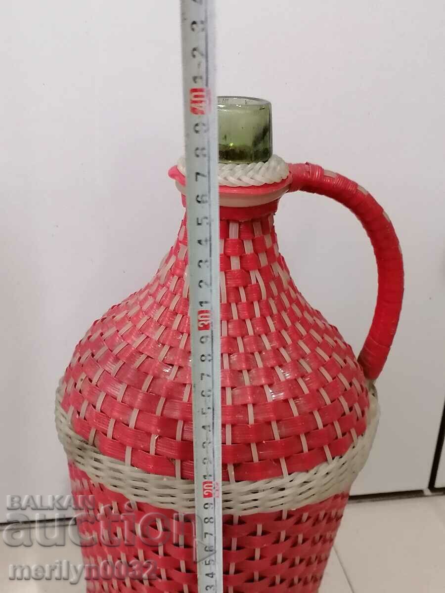 Παράδοση Παλιά κανάτα με πλεξούδα, μεγάλο μπουκάλι, γυαλί Παράδοση Παλιά κανάτα με πλεξούδα, μεγάλο μπουκάλι, γυαλί