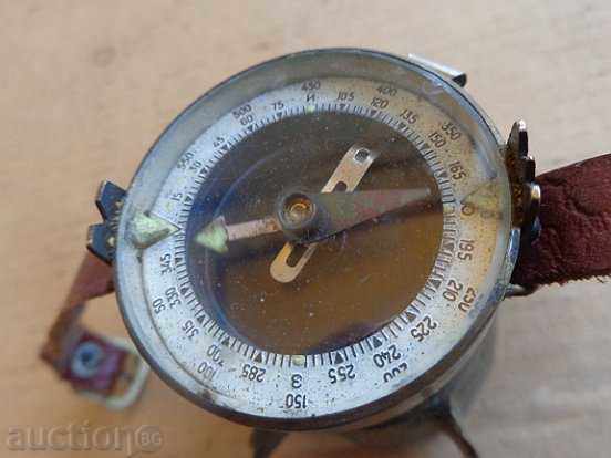 Licitație Vechi de locuințe armata busola cu bachelită, NRB Licitație Vechi de locuințe armata busola cu bachelită, NRB