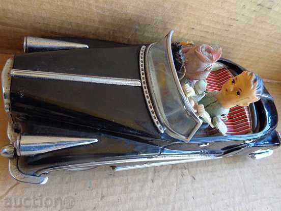 An old toy toy, a cart, a car - 7 An old toy toy, a cart, a car - 7