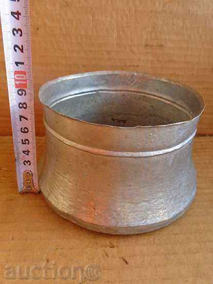 Auction Old tin tin, saucepan, pot Auction Old tin tin, saucepan, pot