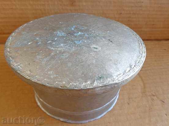 Delivery of Old tin tin, saucepan, pot Delivery of Old tin tin, saucepan, pot