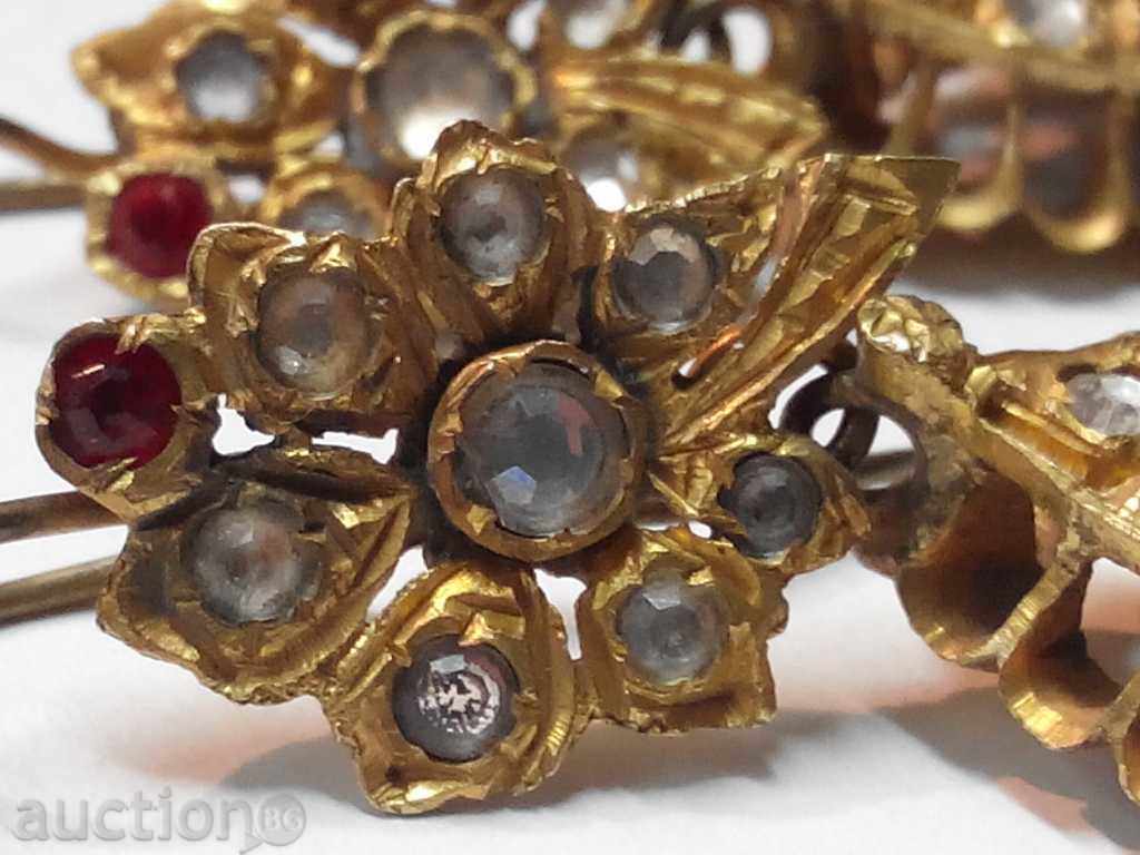 Cercei de dama vintage cu preț 150.00 BGN | € 76.69 Cercei de dama vintage cu preț 150.00 BGN | € 76.69