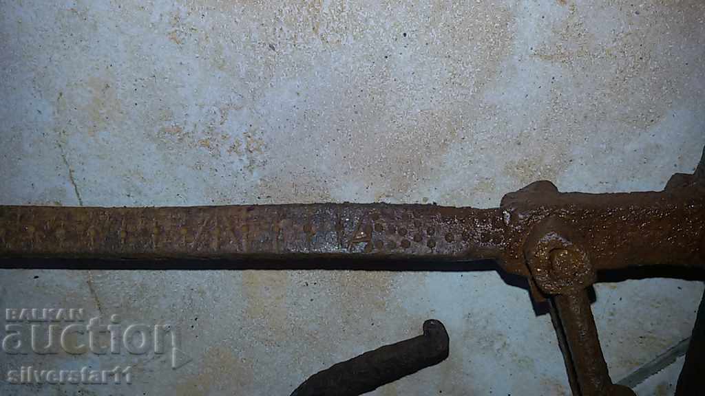 Delivery of very old Ottoman scales Delivery of very old Ottoman scales