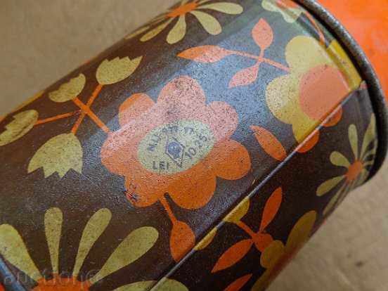 Lot of Romanian tin boxes, box, toy with price 30.00 BGN | € 15.34 Lot of Romanian tin boxes, box, toy with price 30.00 BGN | € 15.34