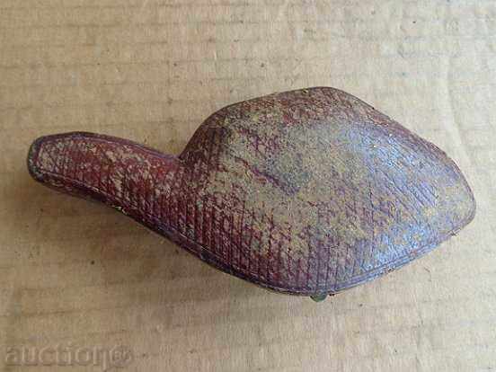 Leather case for an old luxury pipe with amber with price 24.00 BGN | € 12.27 Leather case for an old luxury pipe with amber with price 24.00 BGN | € 12.27
