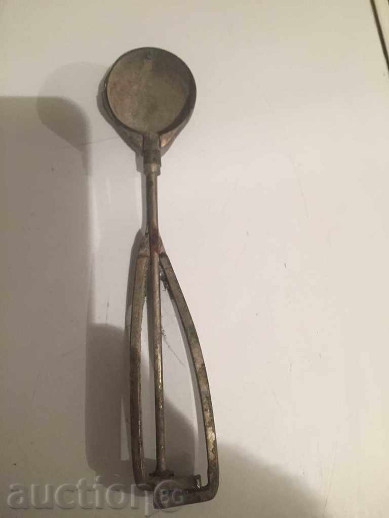 Auction an old ice cream spoon Auction an old ice cream spoon