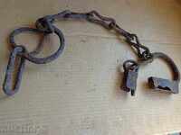 cătușele vechi forjate manual, lanțuri, lanțuri, juguri