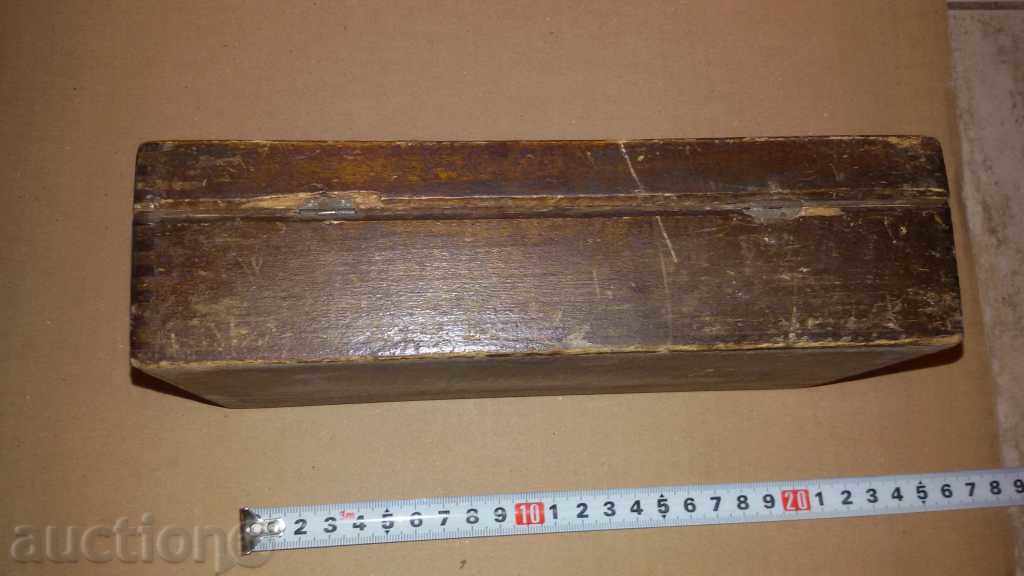 Delivery of box for barber accessories