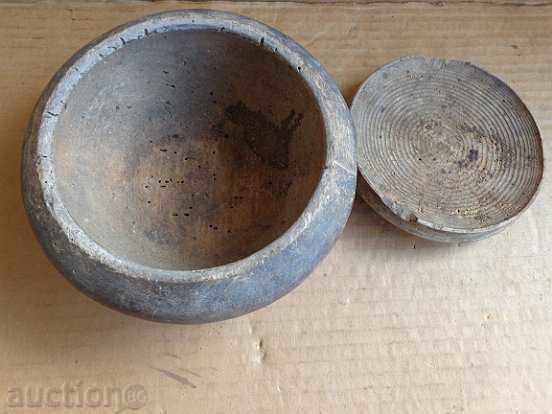 An old wooden bowl with a lid, a cop, a wooden one with price 83.00 BGN | € 42.44
