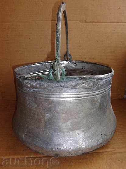 Tinned boiler, baker, copper pot, coin, mens