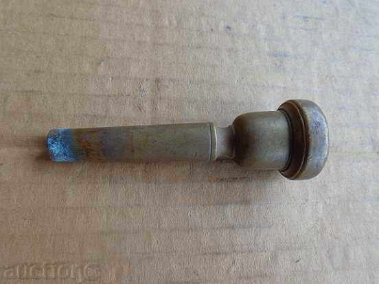 Livrarea Mustuc pentru instrument de suflat, tubă, trompetă, fligorn, bariton