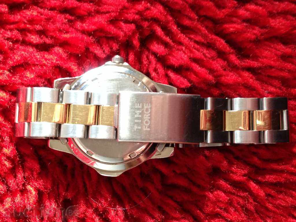 Auction QUARTER CASE Auction QUARTER CASE