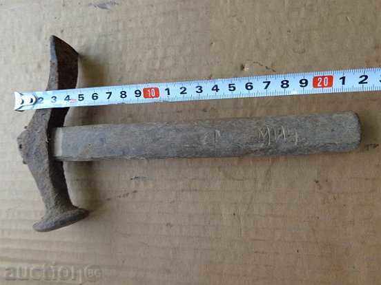 Auction Old hammer, shoemaker, hammer Auction Old hammer, shoemaker, hammer