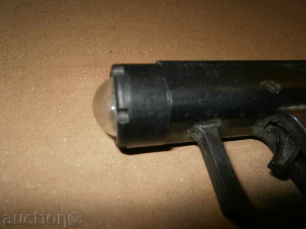 Delivery of gun flashlight