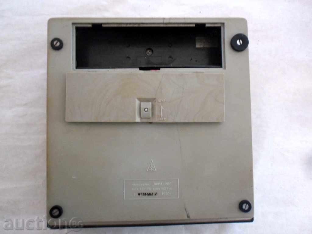 Τρανζίστορ μαγνητόφωνο "LIRA -206" ΕΣΣΔ - 1970 - 12 V - 6 Τρανζίστορ μαγνητόφωνο "LIRA -206" ΕΣΣΔ - 1970 - 12 V - 6