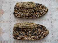 NEW AND BEAUTIFUL HAND-KNITTED SLIPPERS (21x9cm) - 4