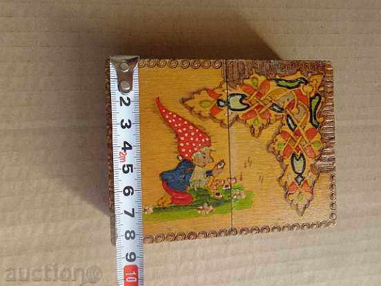 An old wooden pyrographic cigarette case, a box, a cigarette - 7 An old wooden pyrographic cigarette case, a box, a cigarette - 7